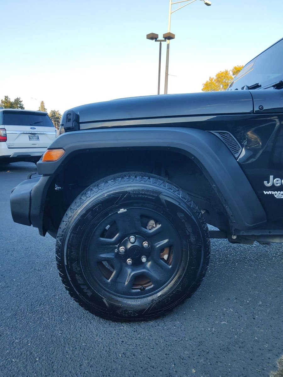 Used 2018 Jeep Wrangler Unlimited Sport image 9