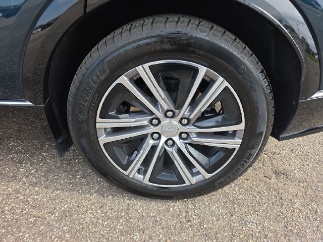 Certified 2024 Cadillac Lyriq Luxury w/ LPO, Floor Liner Package AWD/4WD image 32