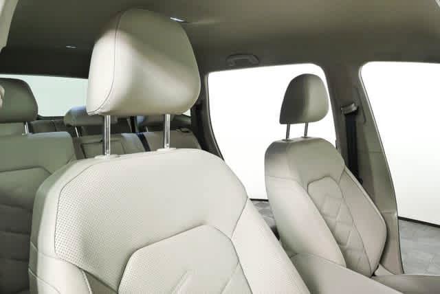 Certified 2025 Volkswagen Atlas SE FWD image 21