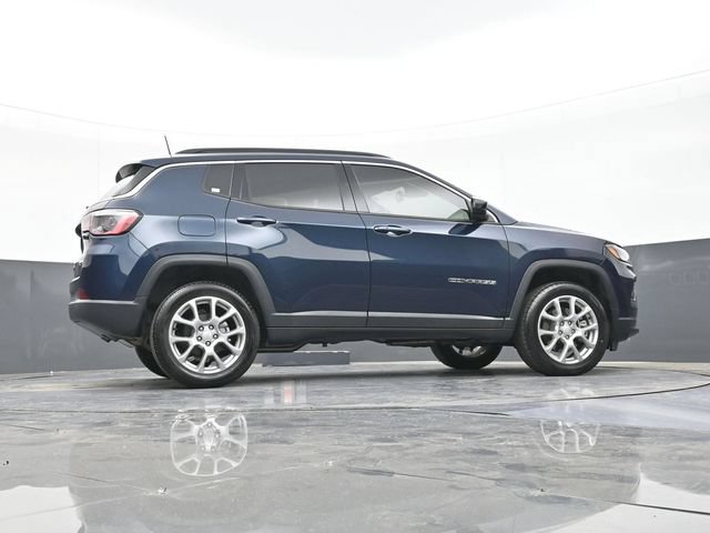 Used 2024 Jeep Compass Latitude AWD/4WD image 48