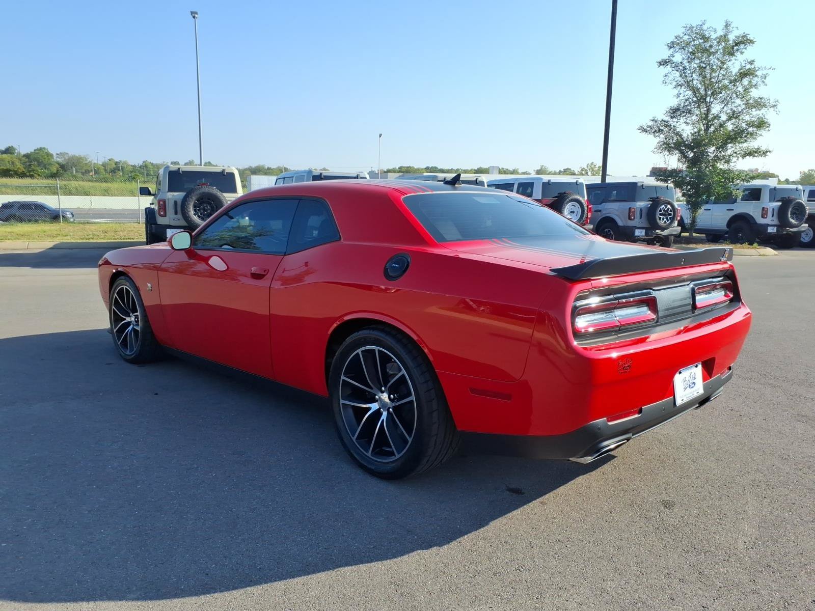 Used 2016 Dodge Challenger R/T Scat Pack RWD image 5