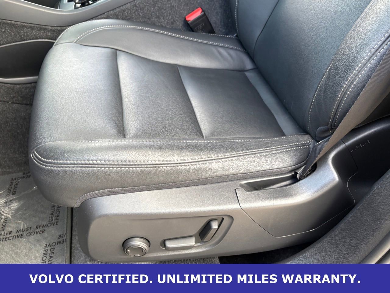 Certified 2025 Volvo XC40 B5 Core image 29