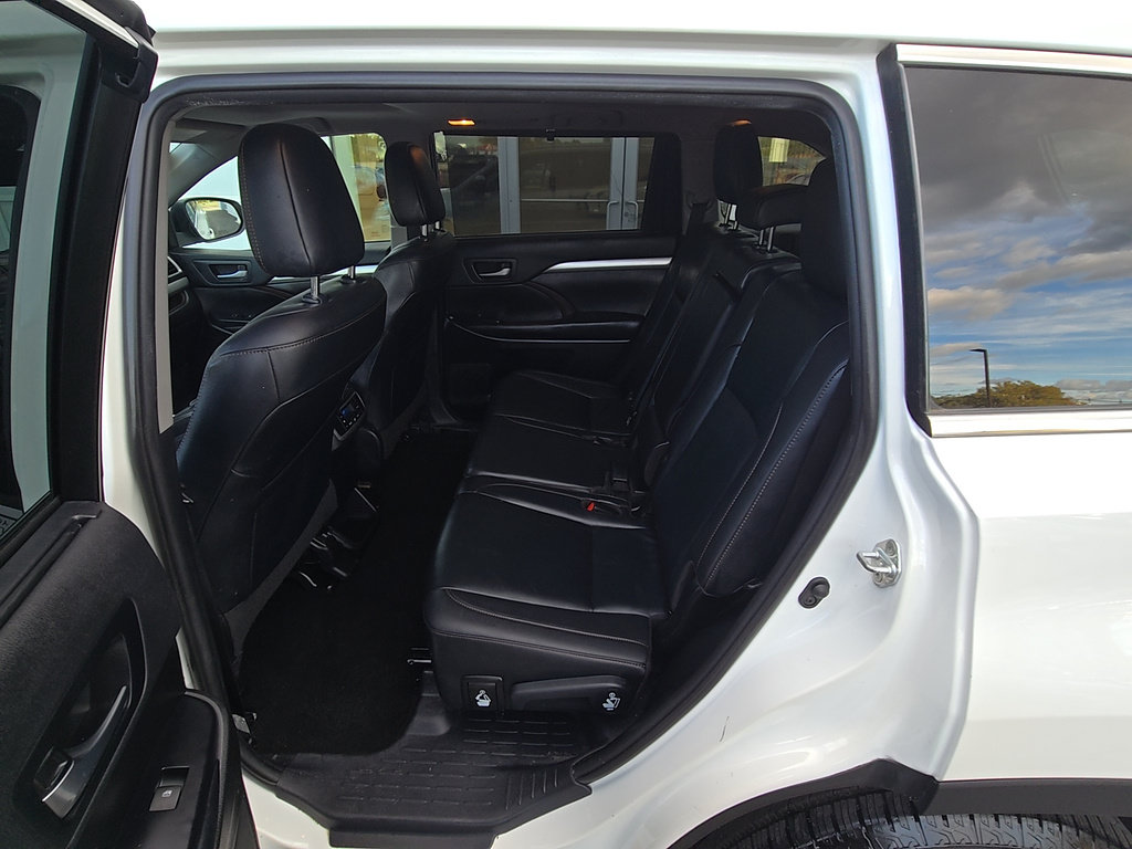 Certified 2019 Toyota Highlander XLE AWD/4WD image 12