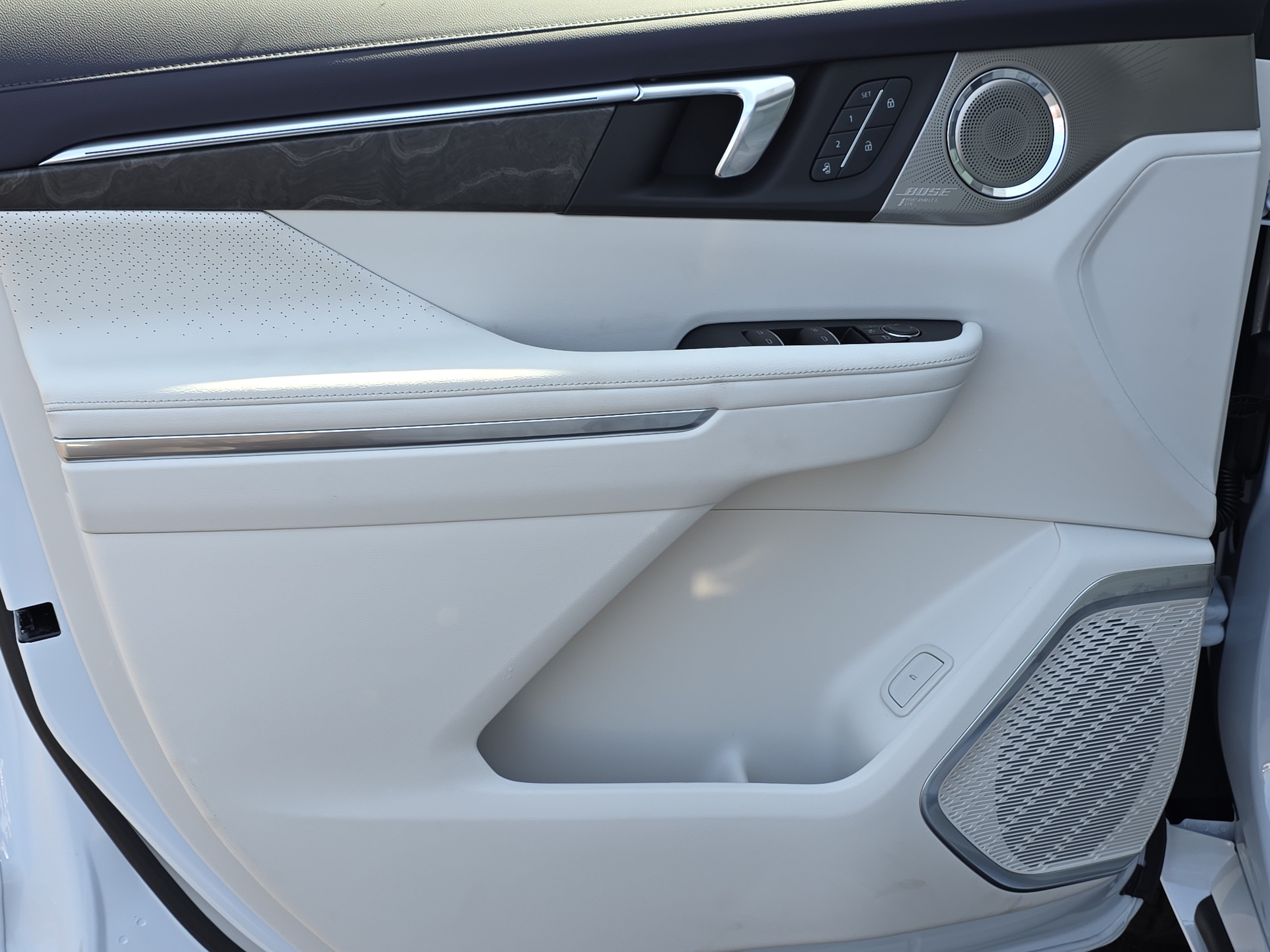New 2027 Buick Enclave Avenir FWD image 33