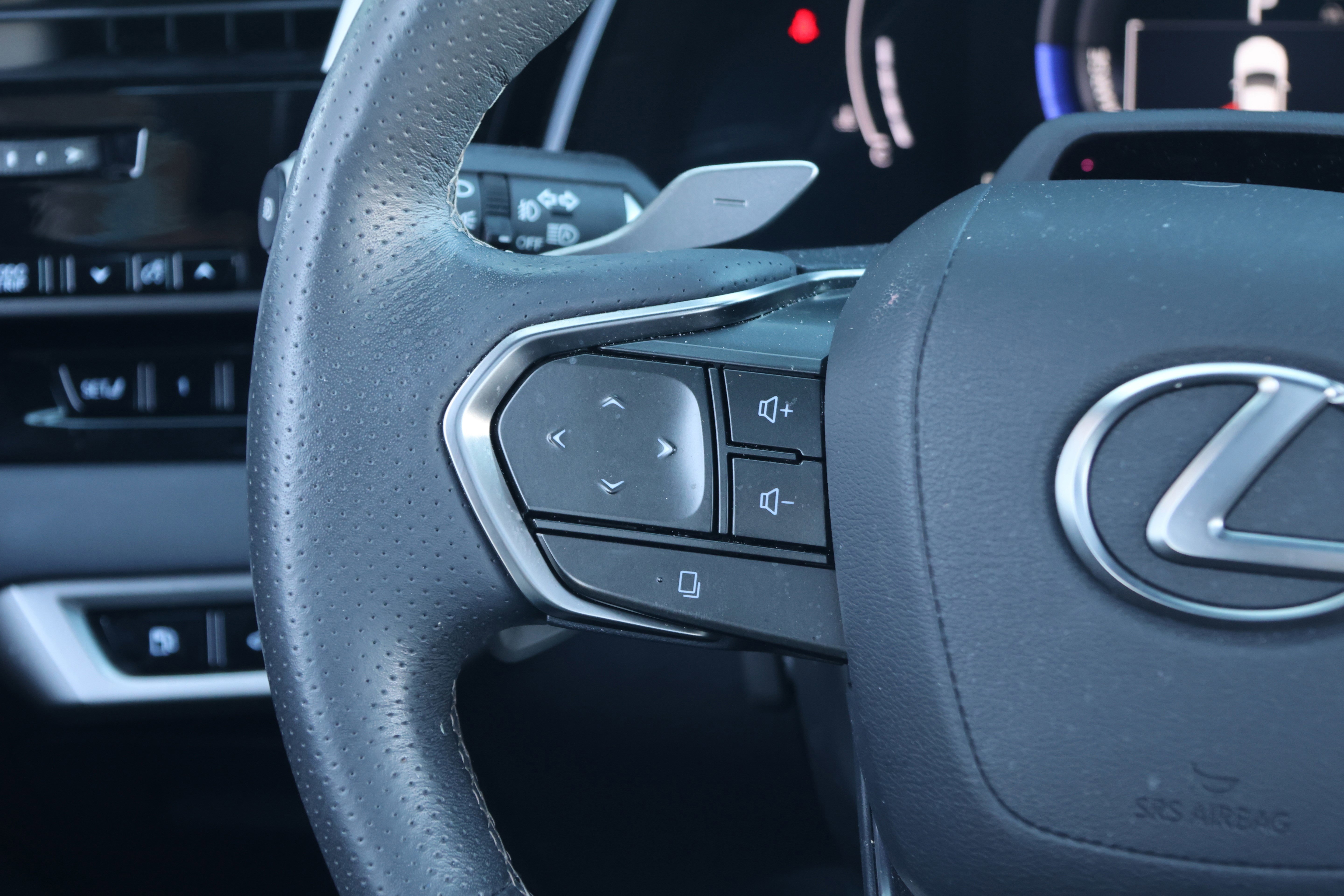 Used 2023 Lexus RX 500h F Sport w/ Cold Area Package image 19