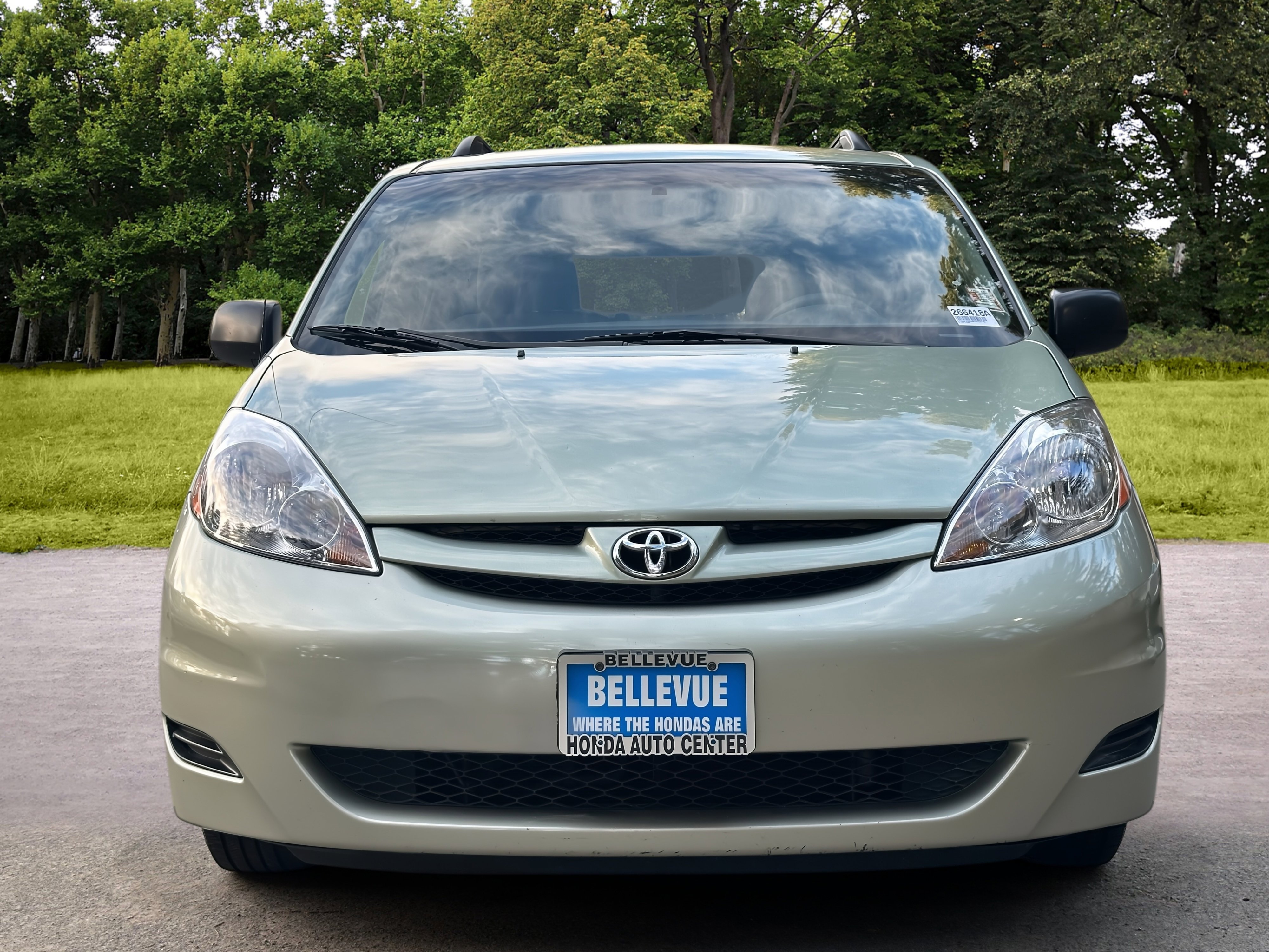 Used 2008 Toyota Sienna LE image 2