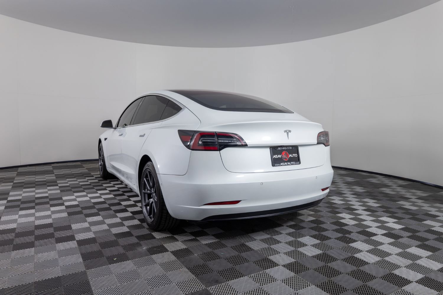 Used 2018 Tesla Model 3 Long Range image 5