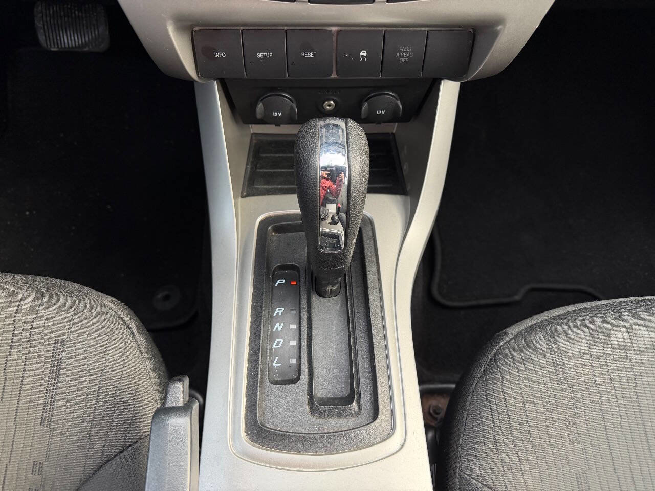 Used 2010 Ford Focus SE image 15