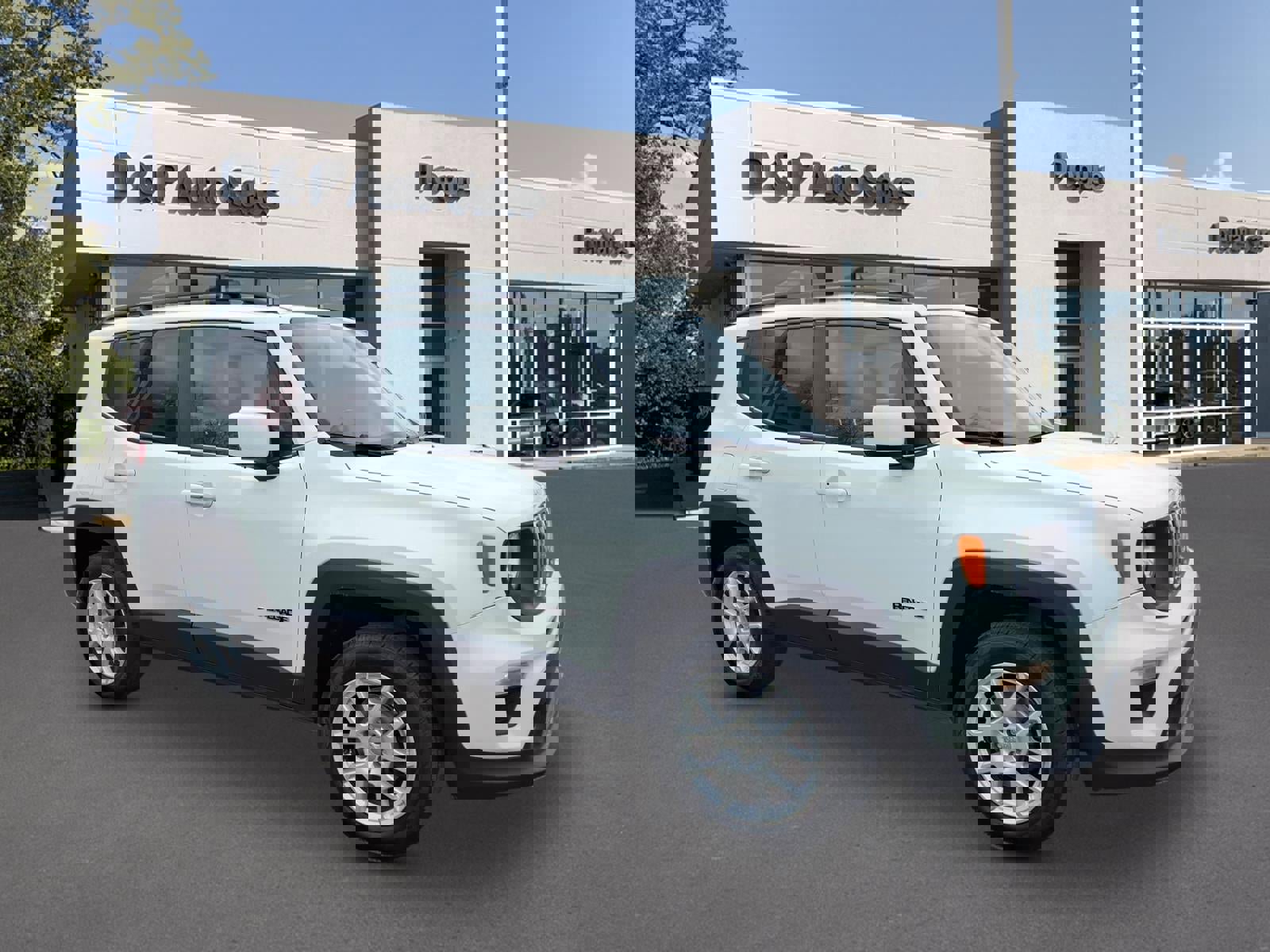 Used 2019 Jeep Renegade Latitude w/ UConnect 8.4 Nav Group image 1