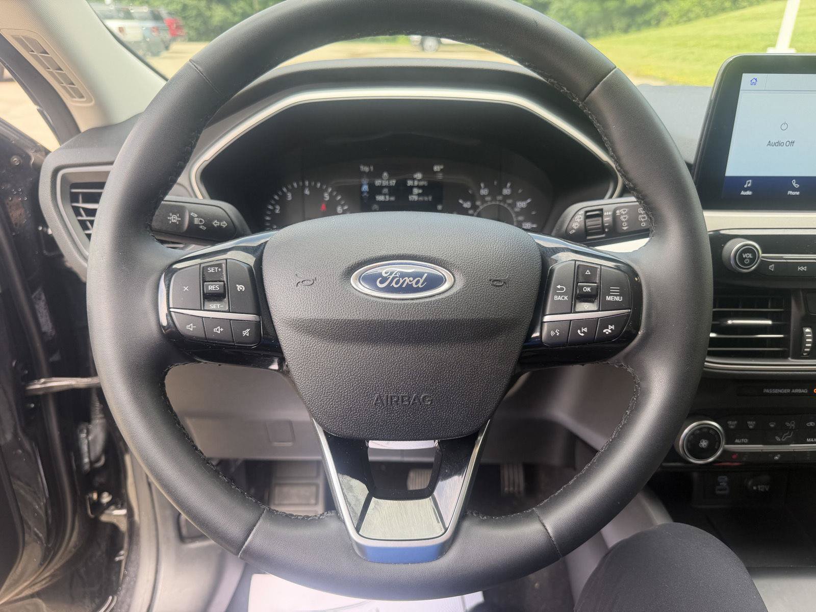 Used 2022 Ford Escape SE w/ Cold Weather Package FWD image 14