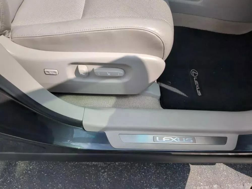 Used 2011 Lexus RX 350 2WD w/ Premium Pkg image 26