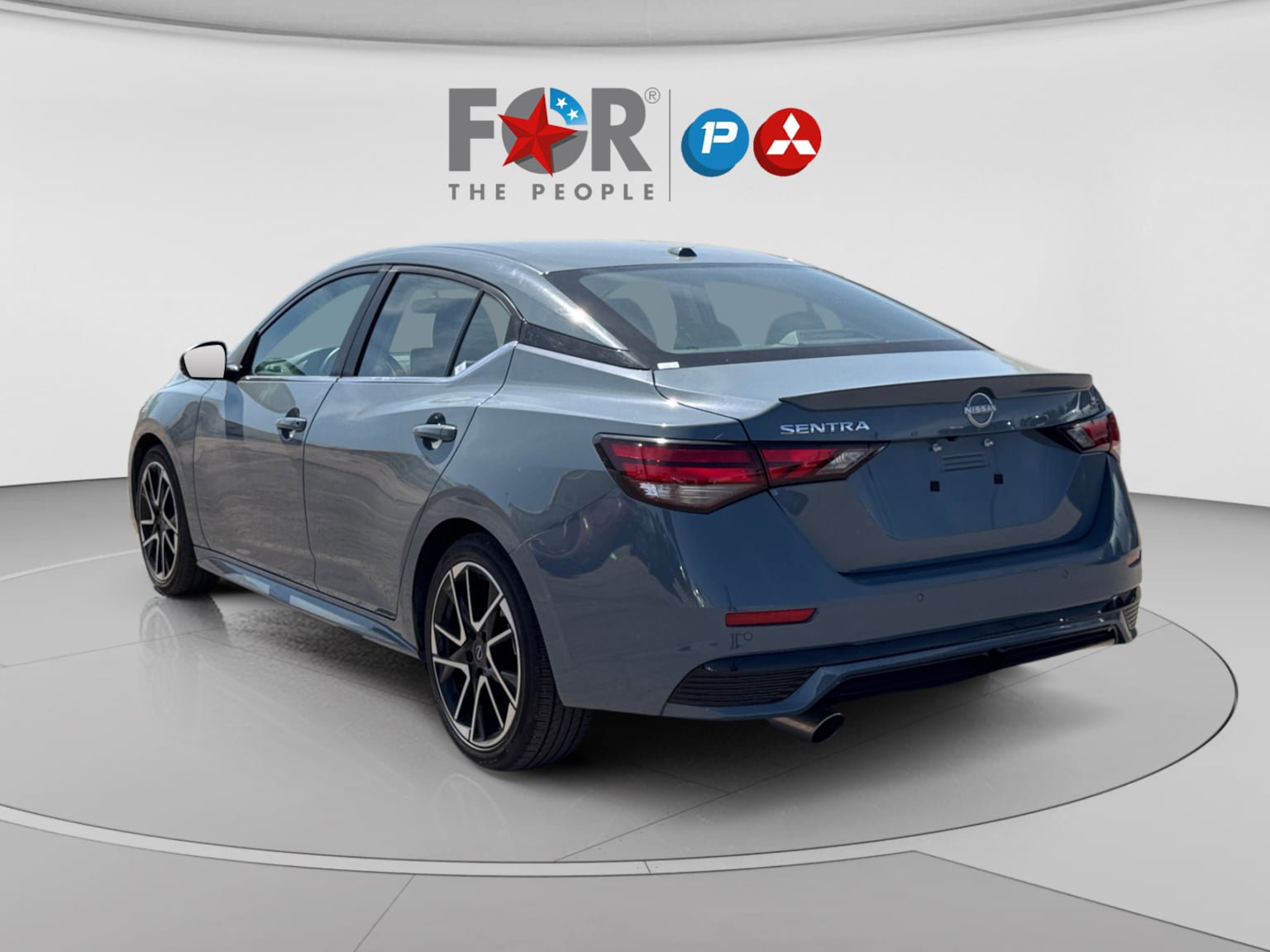Used 2025 Nissan Sentra SR FWD image 3