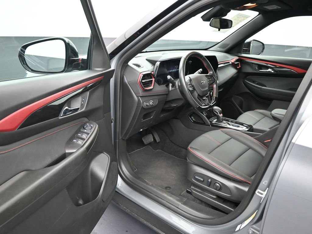 Used 2025 Chevrolet TrailBlazer RS FWD image 10