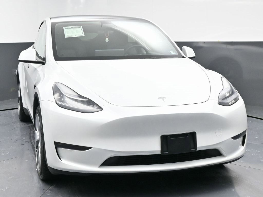 Used 2023 Tesla Model Y Long Range image 3