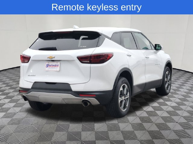 Used 2025 Chevrolet Blazer LT FWD image 4