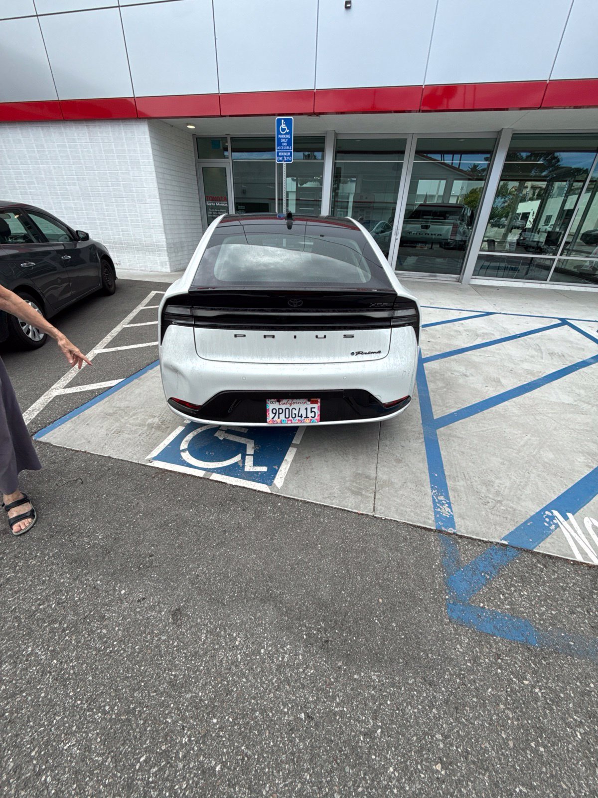 Used 2024 Toyota Prius Prime Premium w/ Advanced Technology Package FWD image 3