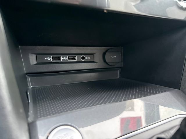 Used 2019 Volkswagen Tiguan SE image 35