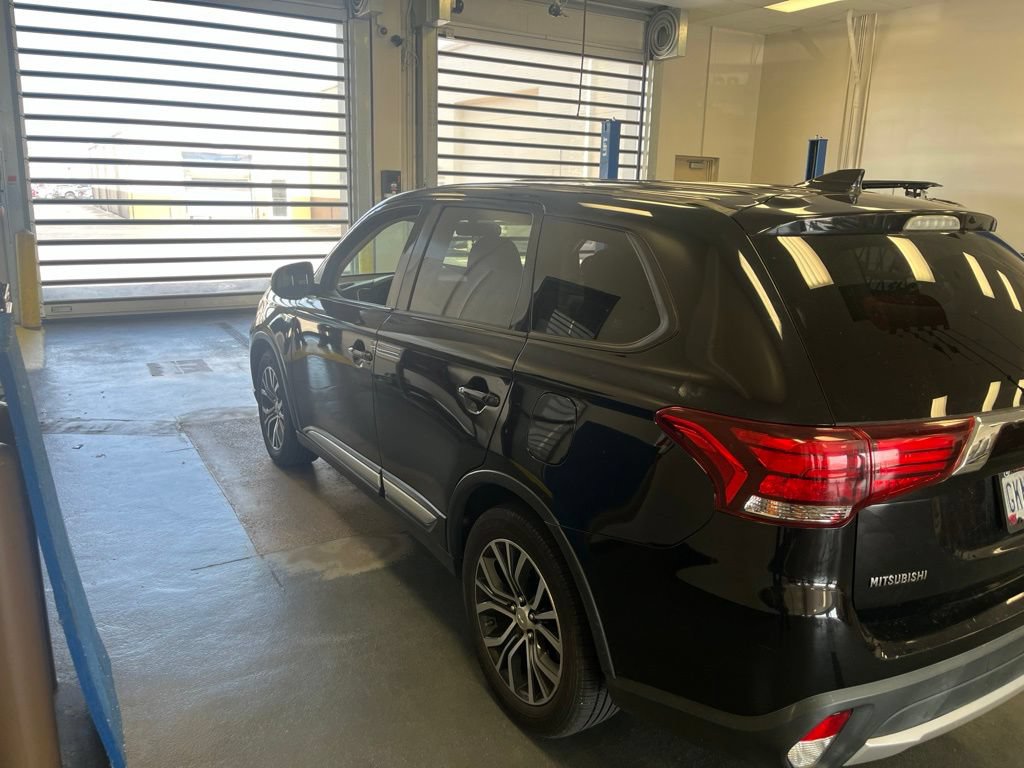Used 2018 Mitsubishi Outlander SE FWD image 6