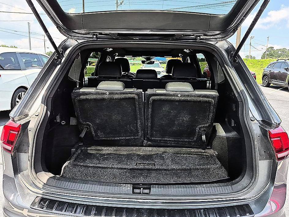 Used 2023 Volkswagen Tiguan SE R-Line FWD image 32