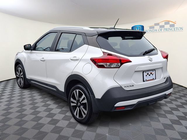 Used 2019 Nissan Kicks SR w/ SR Premium Package FWD image 4