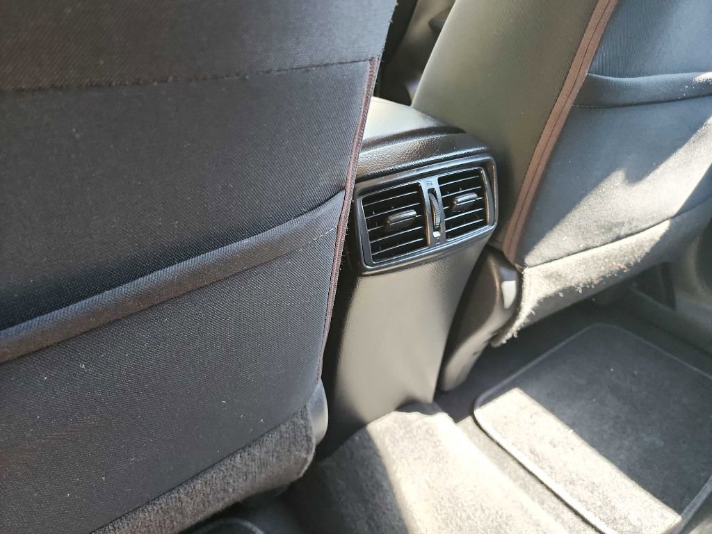 Used 2018 Nissan Rogue S image 25