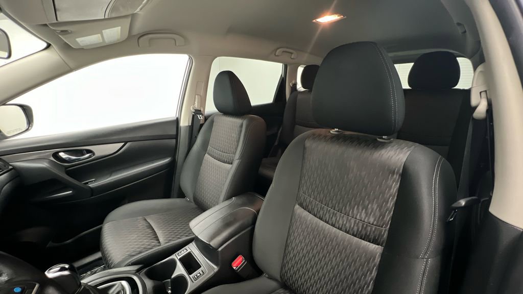 Certified 2019 Nissan Rogue SV w/ Premium Package image 9