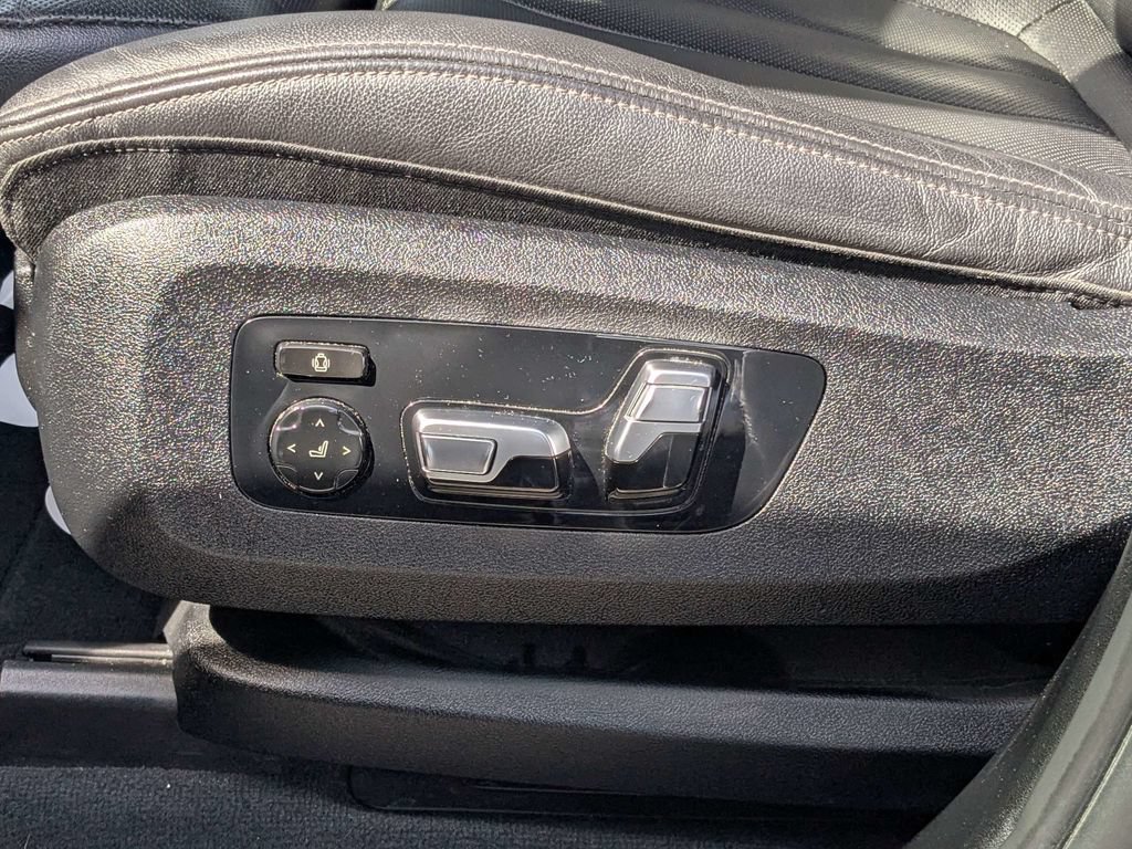 Used 2021 BMW X5 M50i AWD/4WD image 20