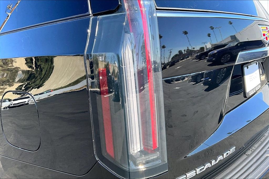 New 2026 Cadillac Escalade ESV 2WD w/ LPO, Floor Liner Package image 15