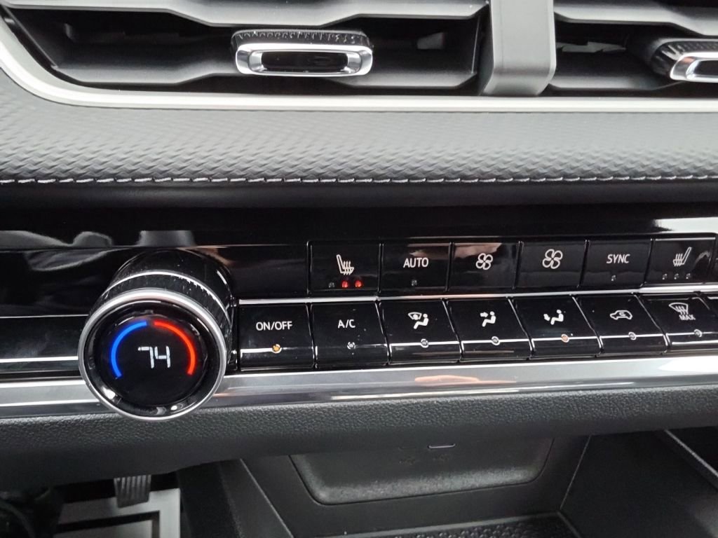 Used 2026 Chevrolet Equinox LT w/ Convenience Package II image 11