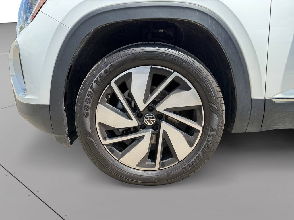 Used 2024 Volkswagen Atlas SEL AWD/4WD image 25