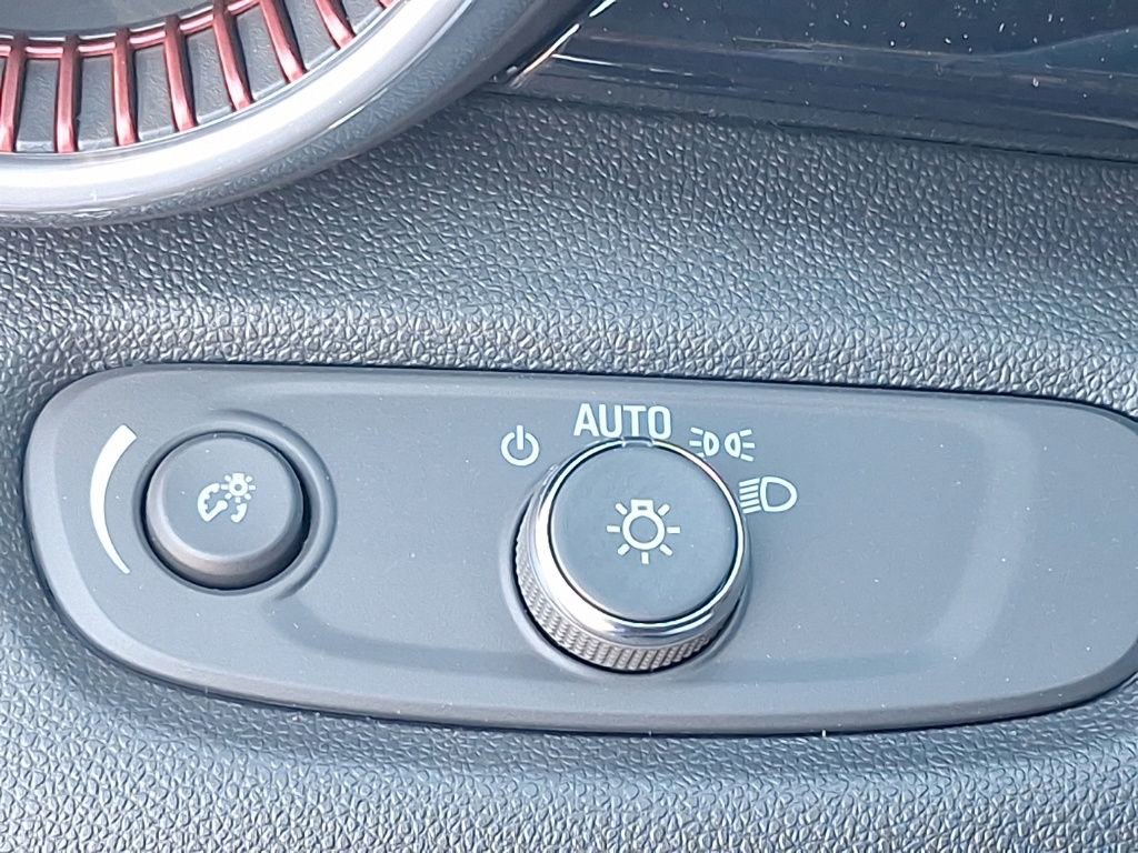 New 2026 Chevrolet Trax RS w/ Driver Confidence Package image 15