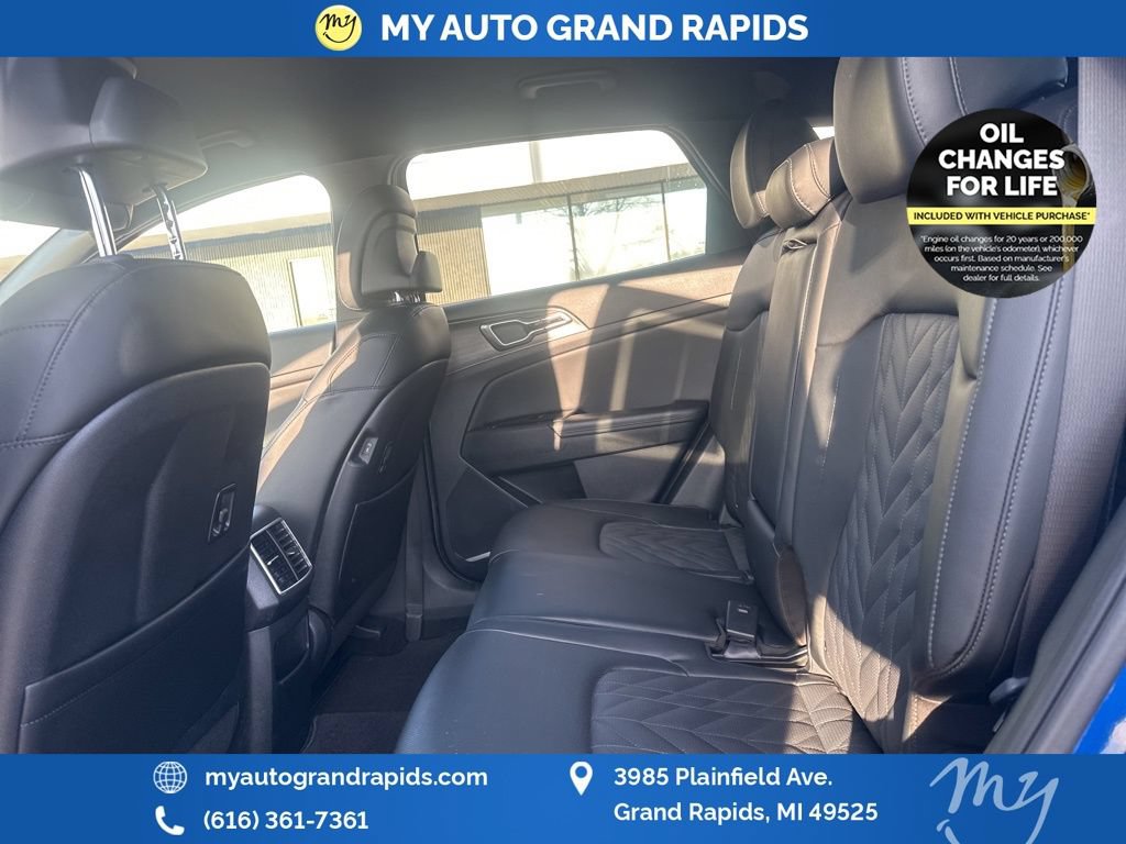 Used 2023 Kia Sportage X-Line AWD/4WD image 11