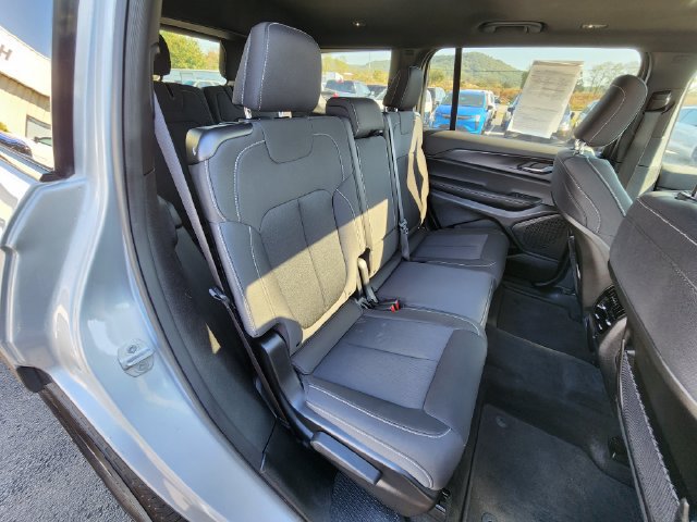 Used 2025 Jeep Grand Cherokee L Laredo w/ Luxury Tech Group I AWD/4WD image 25
