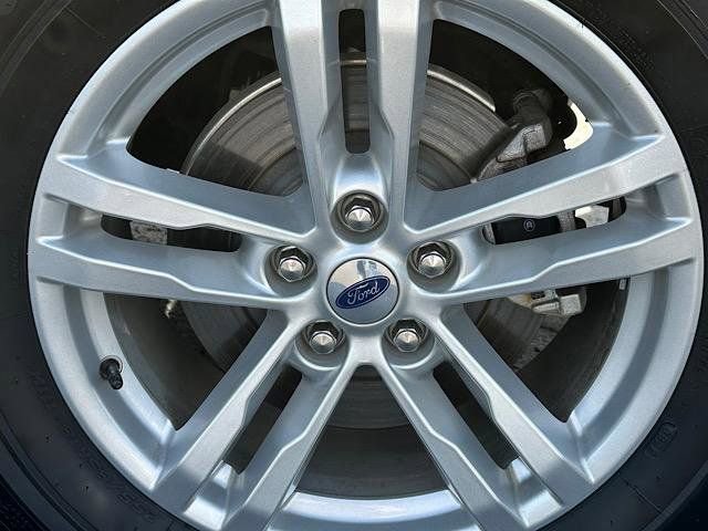 Used 2022 Ford Explorer XLT image 26