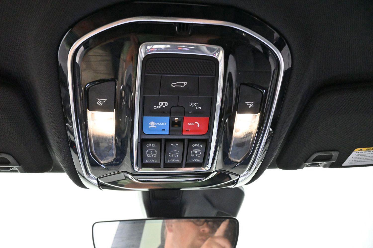 Used 2022 Jeep Grand Cherokee Overland AWD/4WD image 30