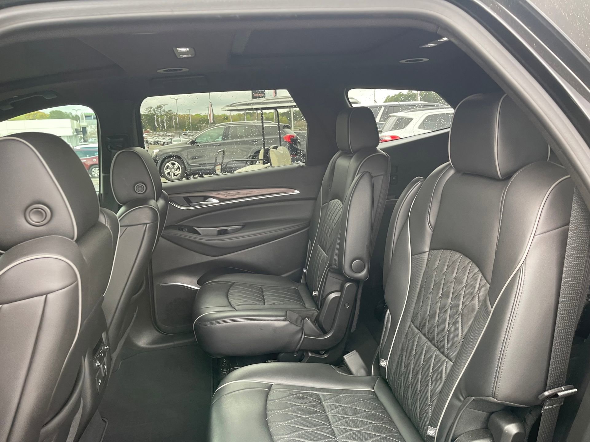 Used 2023 Buick Enclave Avenir w/ Avenir Technology Package image 22