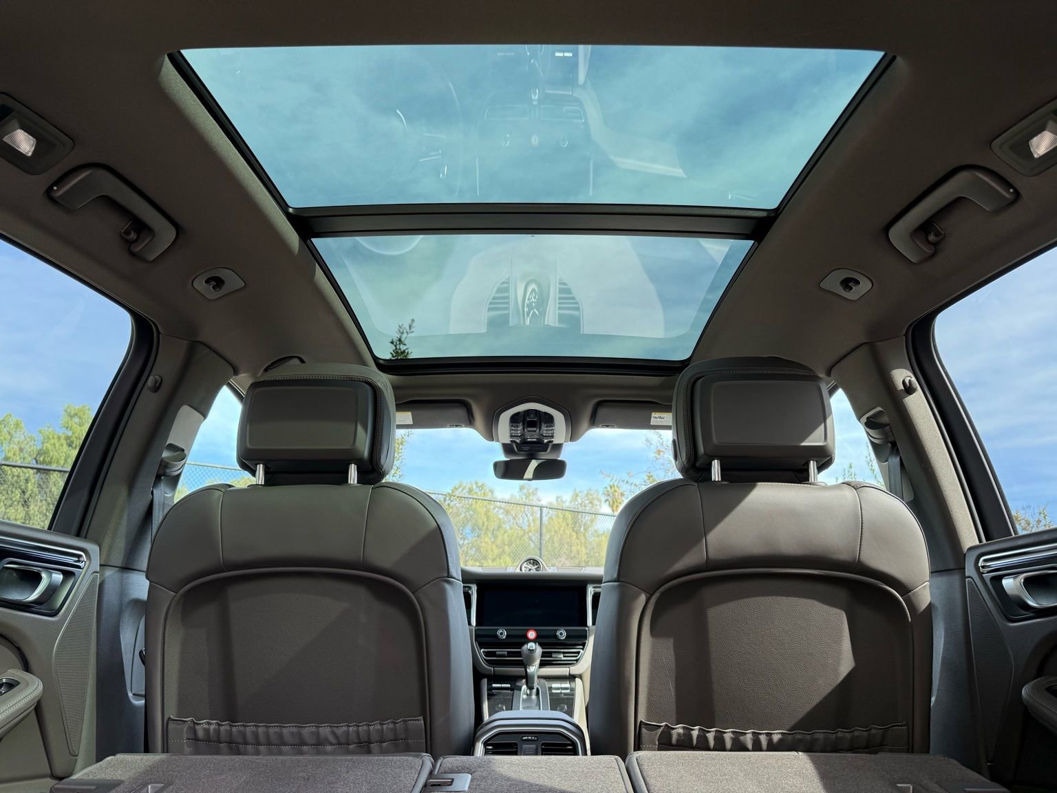 Used 2025 Porsche Macan image 36