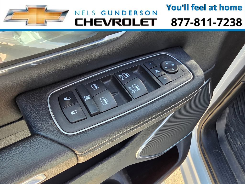Used 2023 RAM 1500 Laramie AWD/4WD image 18