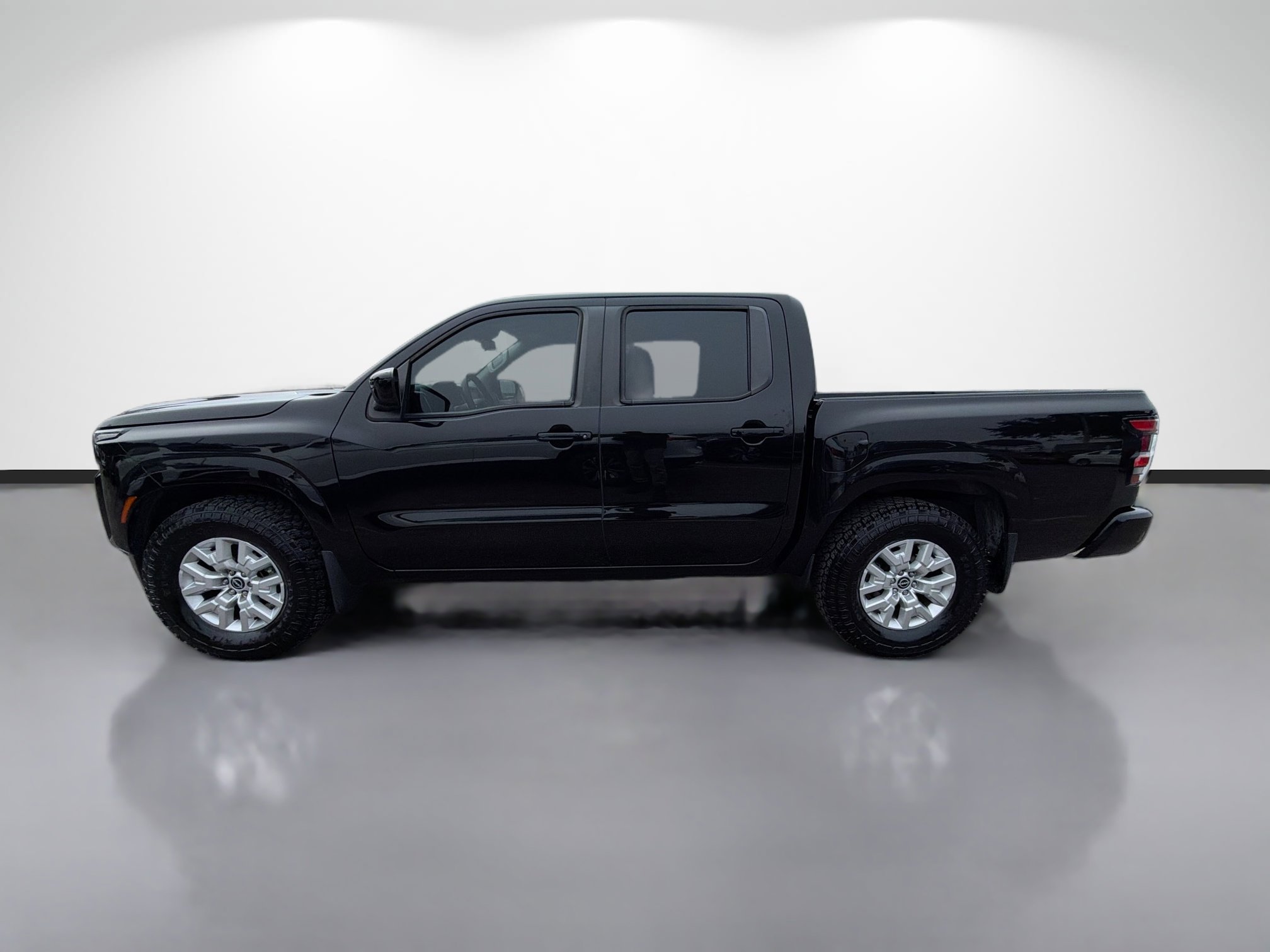 Used 2022 Nissan Frontier SV w/ Technology Package image 6