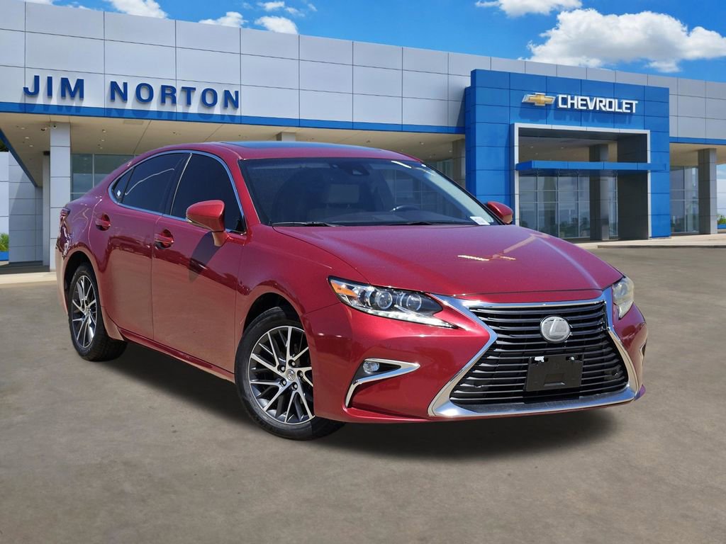 Used 2017 Lexus ES 350 w/ Luxury Package
