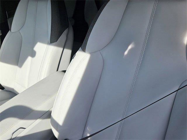 New 2026 Cadillac Optiq Luxury 1 image 16