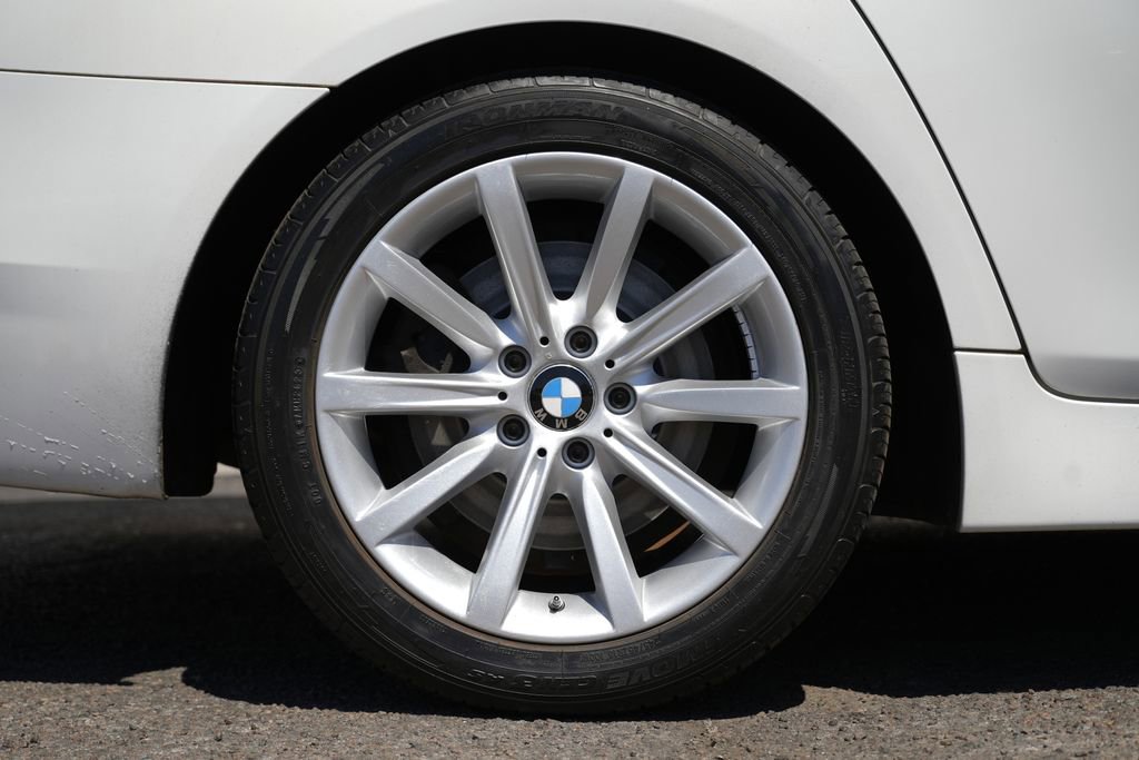 Used 2015 BMW 535i xDrive Sedan AWD/4WD image 9