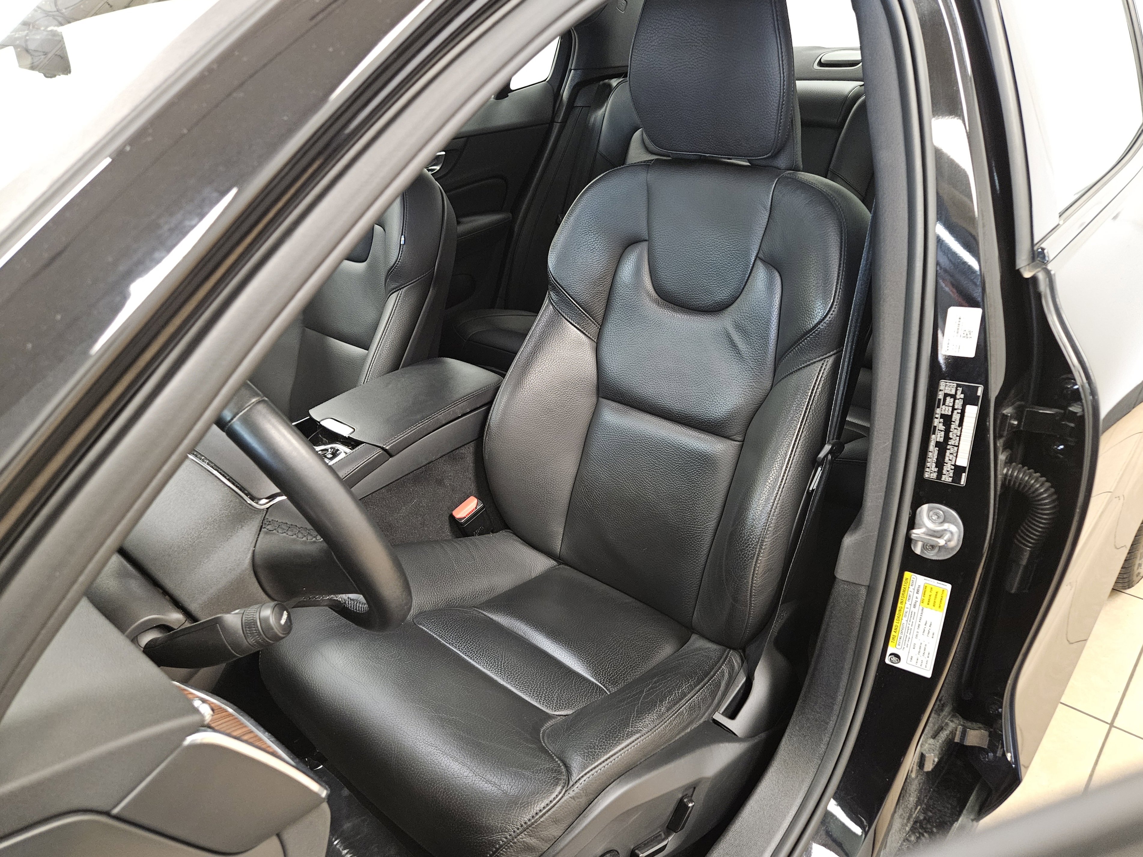 Used 2023 Volvo S60 T8 Plus w/ Climate Package AWD/4WD image 38