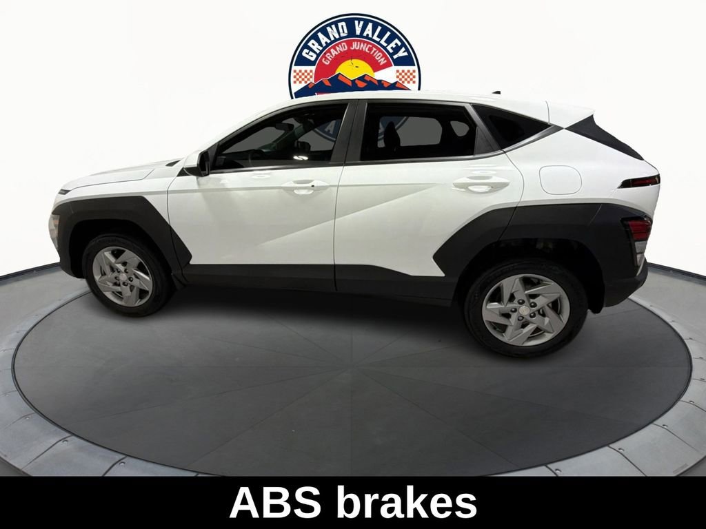 Used 2025 Hyundai Kona SE image 9