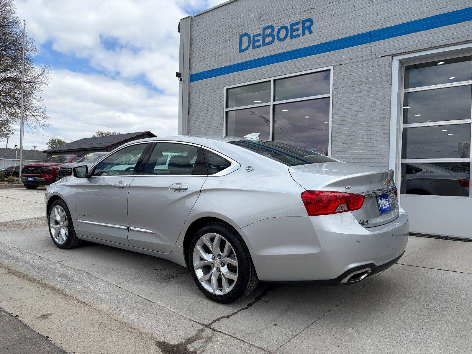 Used 2017 Chevrolet Impala Premier FWD image 3
