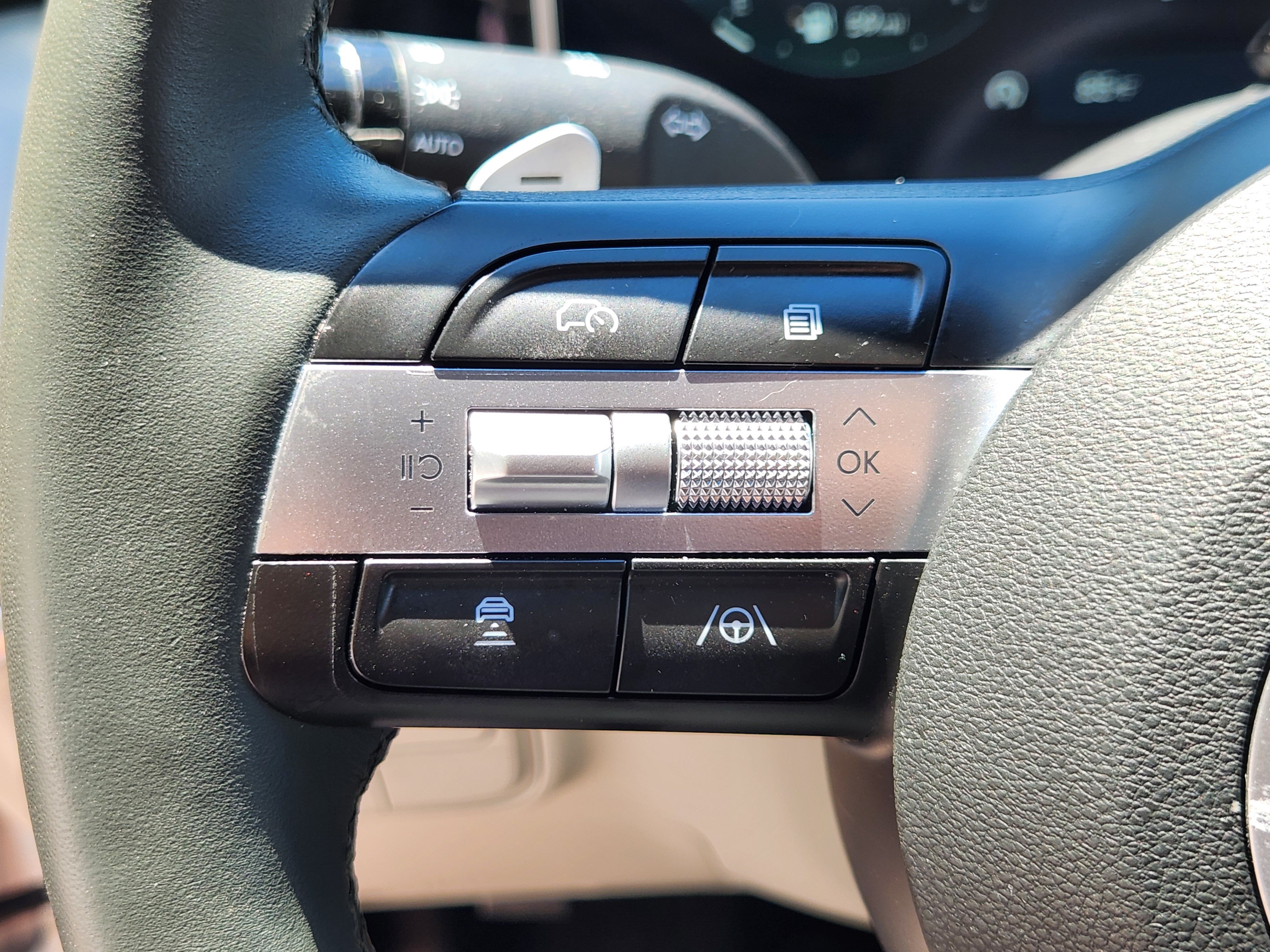 Certified 2025 Hyundai Tucson Limited AWD/4WD image 24