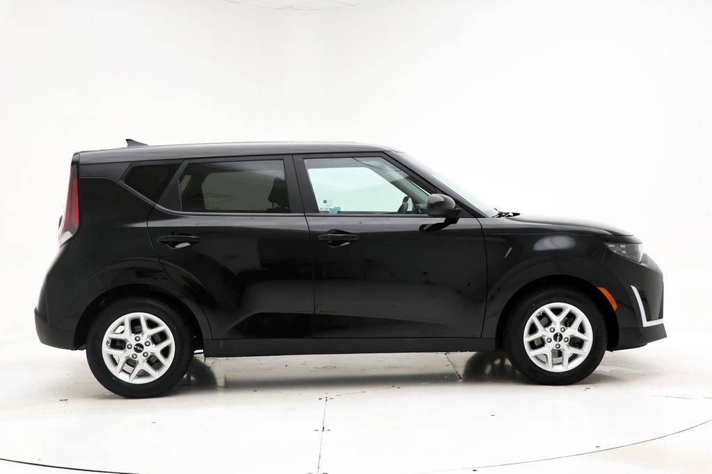 Used 2023 Kia Soul S FWD image 3