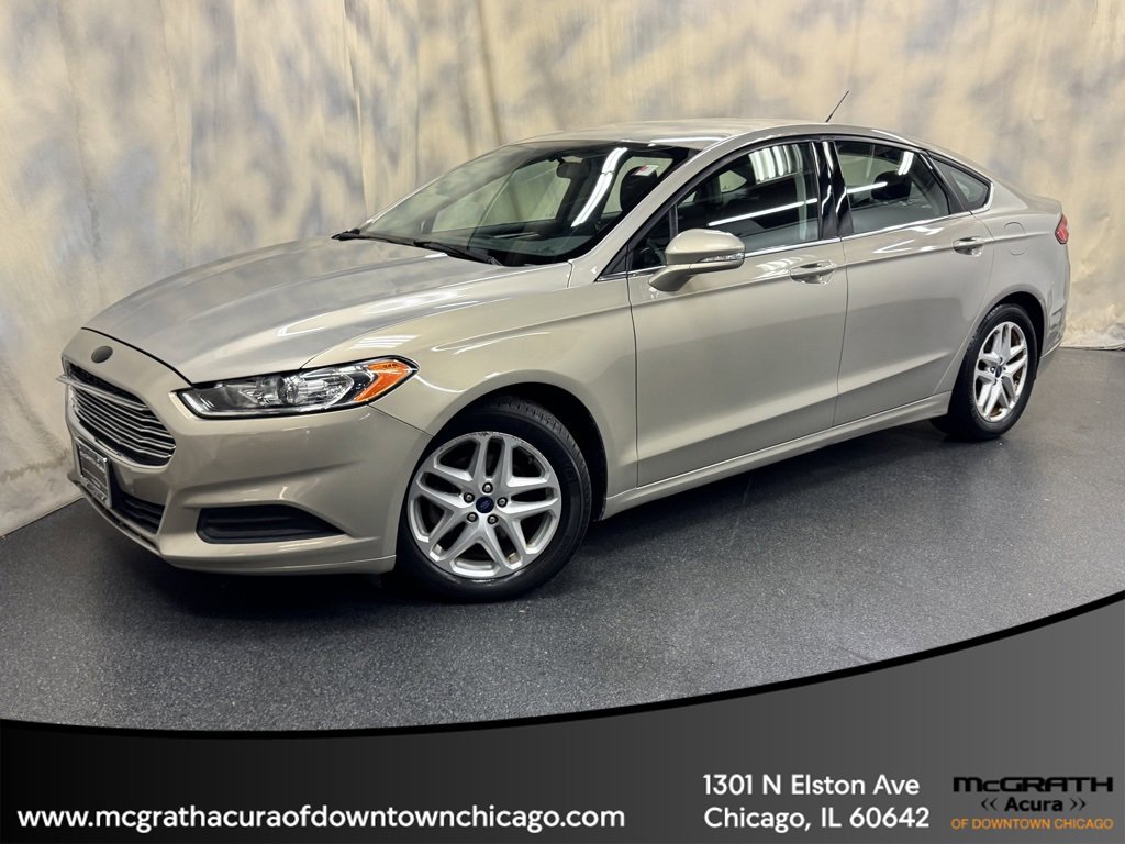 Used 2015 Ford Fusion SE image 1