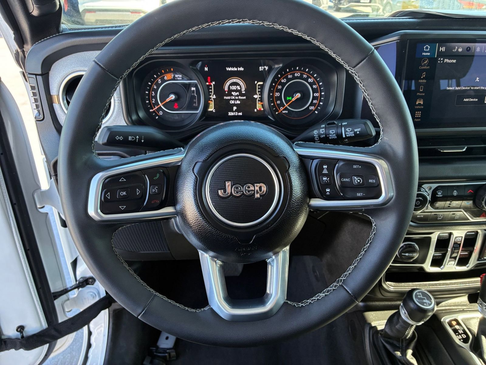 Used 2025 Jeep Wrangler Sahara AWD/4WD image 28