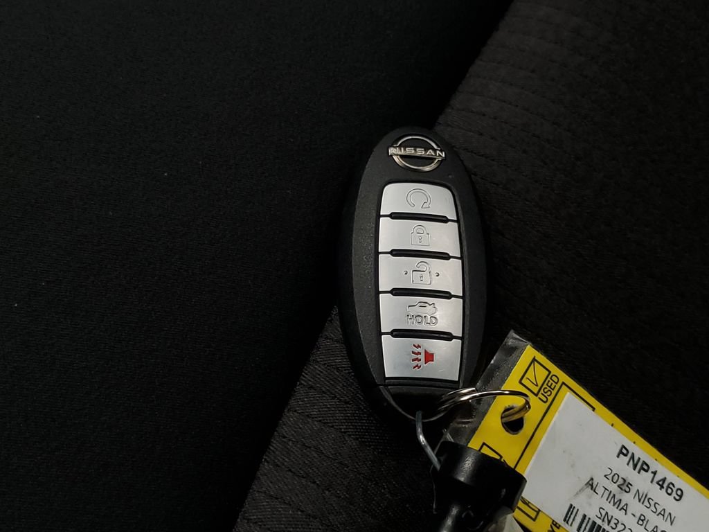 Used 2025 Nissan Altima 2.5 SV FWD image 26